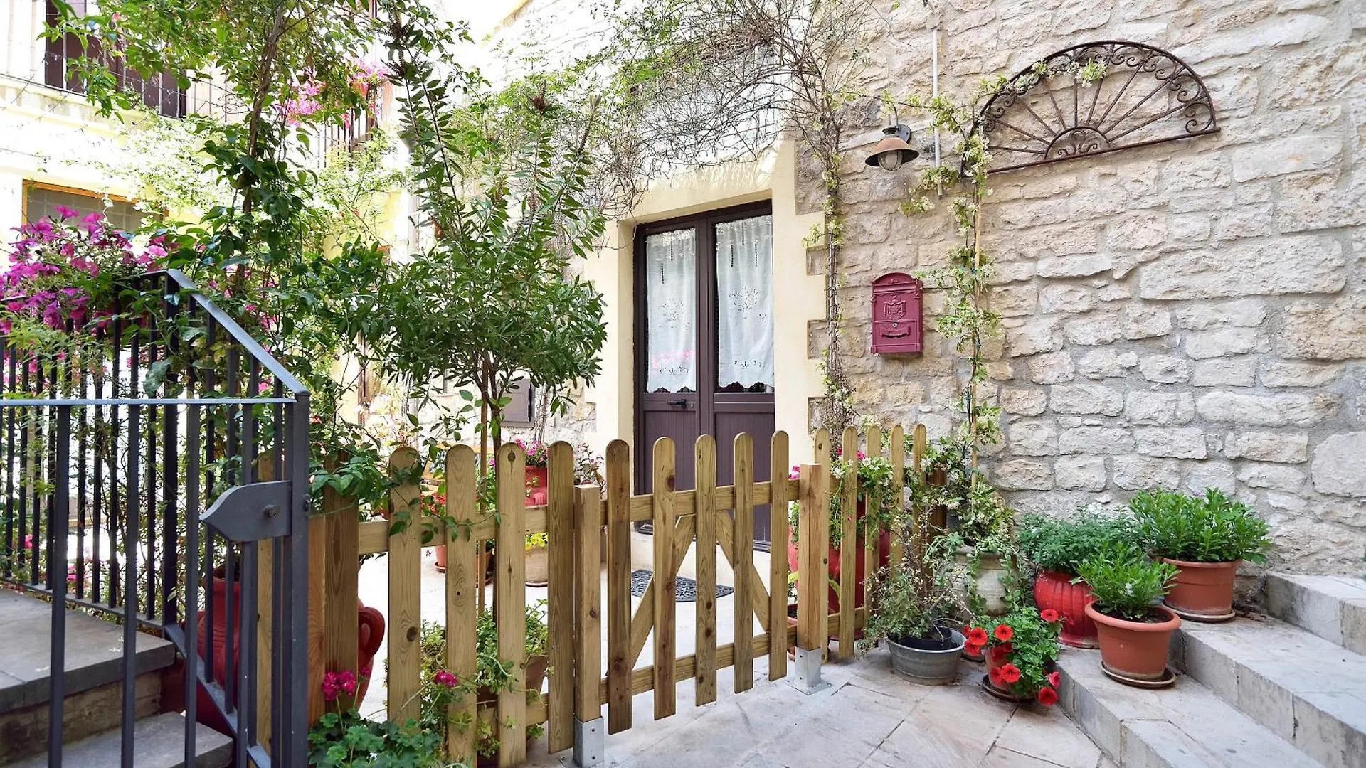 Case Del Vicolo Stretto Modica 0*,  Italy